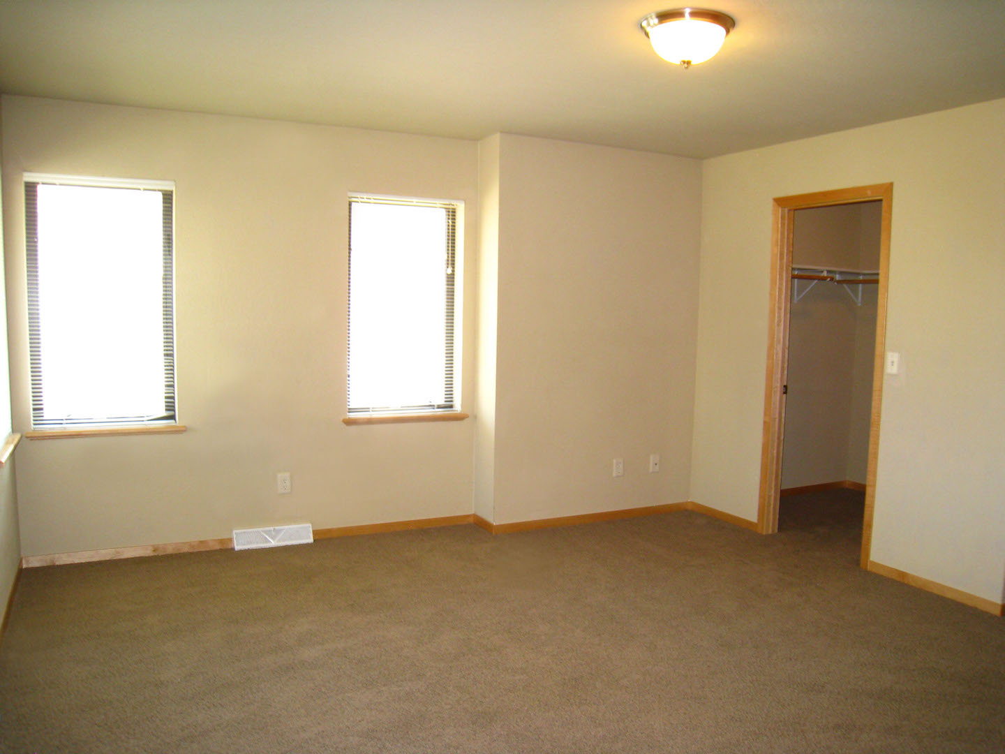 Apartments in Oshkosh WI Black Teak Properties