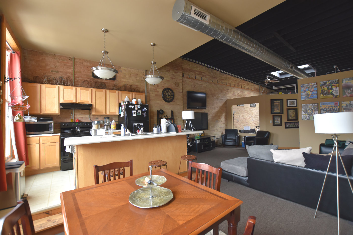421 A N Main St Oshkosh, WI