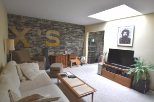 424 B N Main Street living room