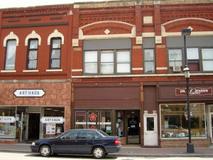 424-a-n-main-st-oshkosh-wi-apartment-front