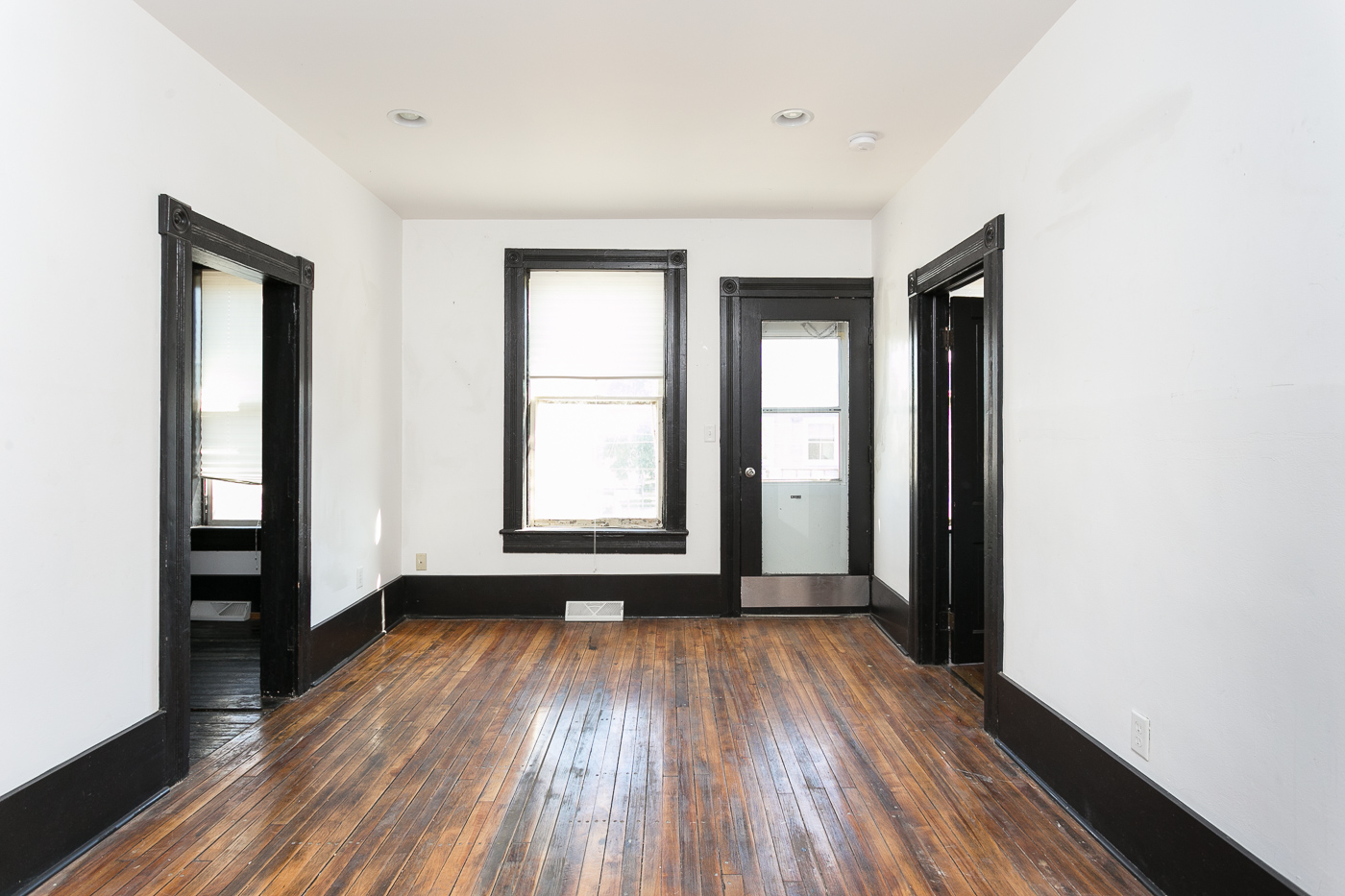 544 N Main St Apt B Oshkosh, WI